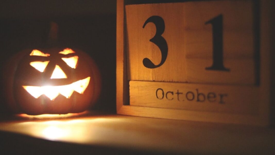 10 HAUNTING FACTS ABOUT HALLOWEEN