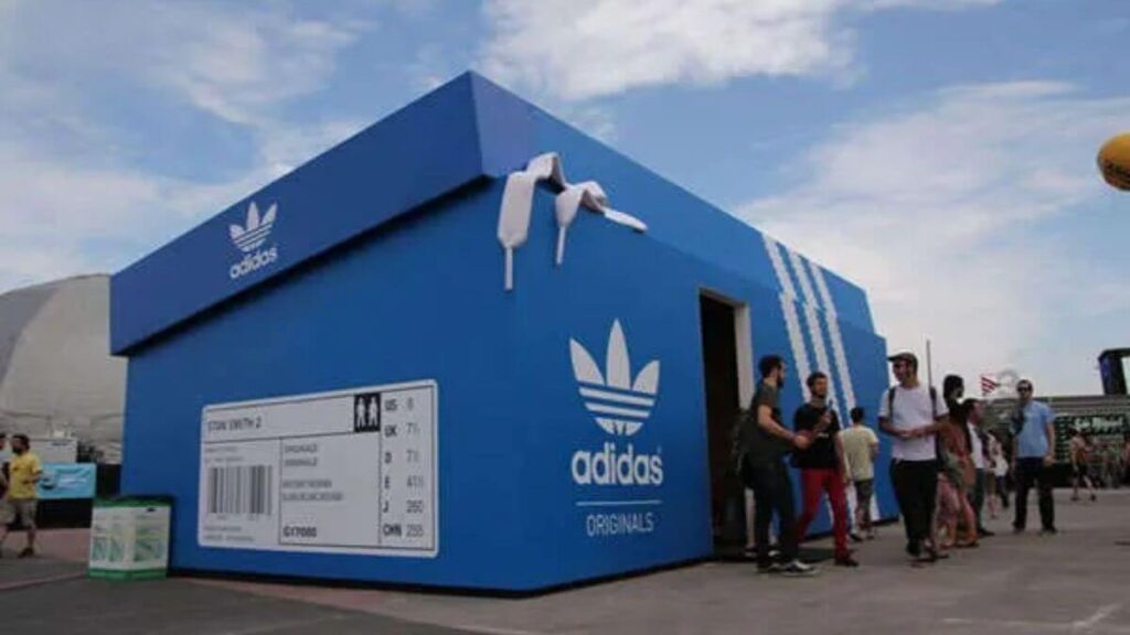 Pop-Up Shop, shoe-shaped pop-up store by Adidas, pop up store, pop up kiosk, pop up market, adidas pop up